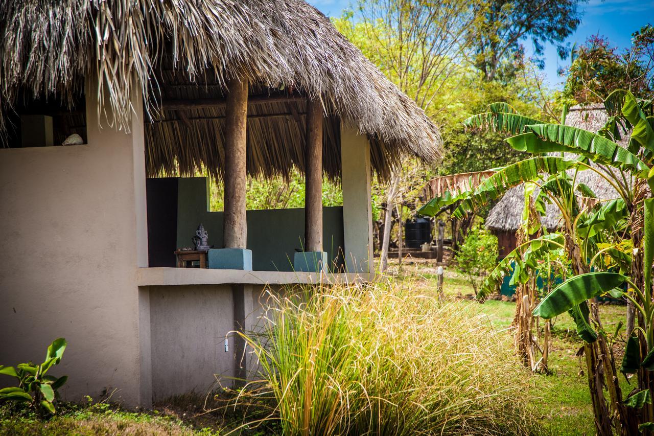 Coco Loco Eco-Resort Gemastepe Exterior photo